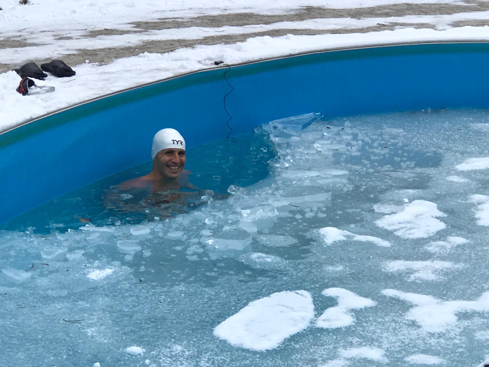First Romanian Who Will Swim an Ice Mile